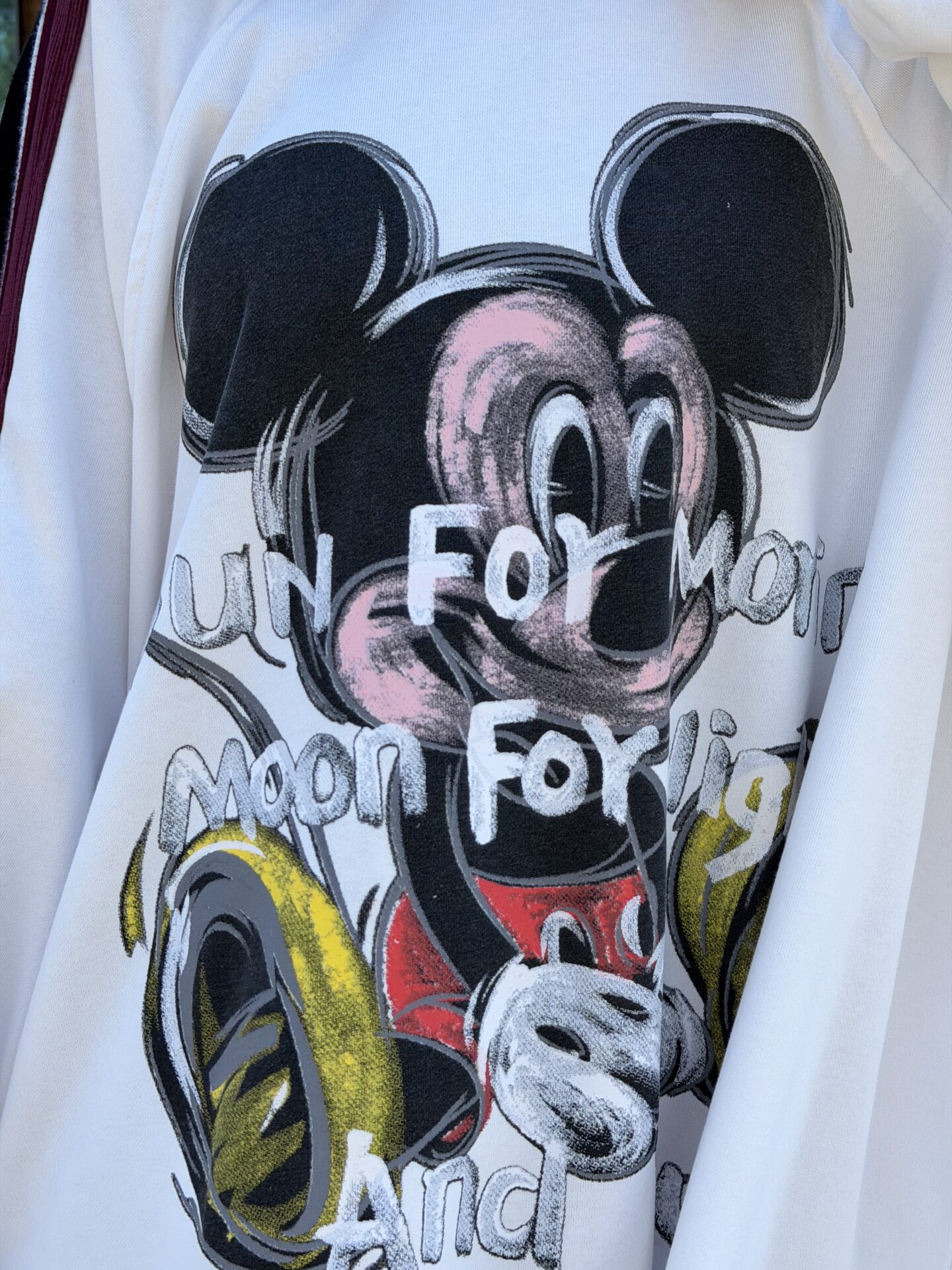 Лонгслів із дизайнерським артом Mickey Mouse та лампасами білий — detail · Bozhevilno